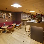 Hirschen Hotel 4*