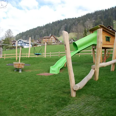 Hirschen Szálloda 4*