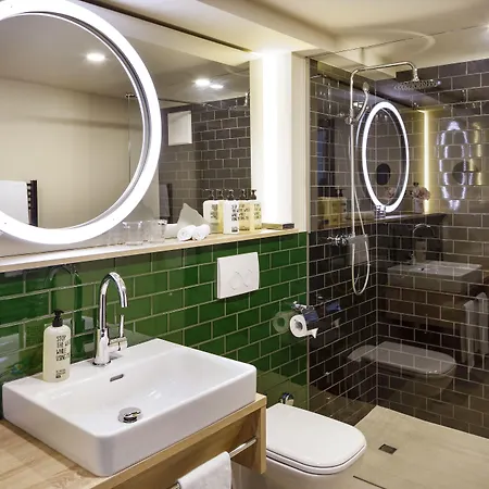 Hirschen Hotel 4*