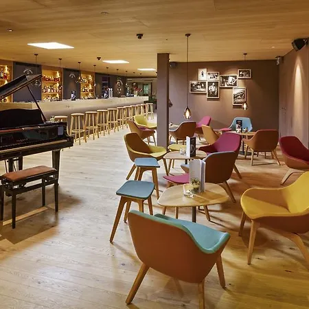 Hirschen Hotel 4*