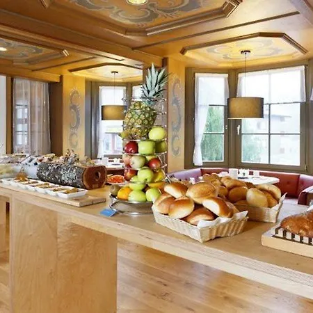 Hotel Hirschen 4*