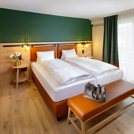 Hirschen Hotel 4*