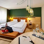 فندق Hirschen 4*